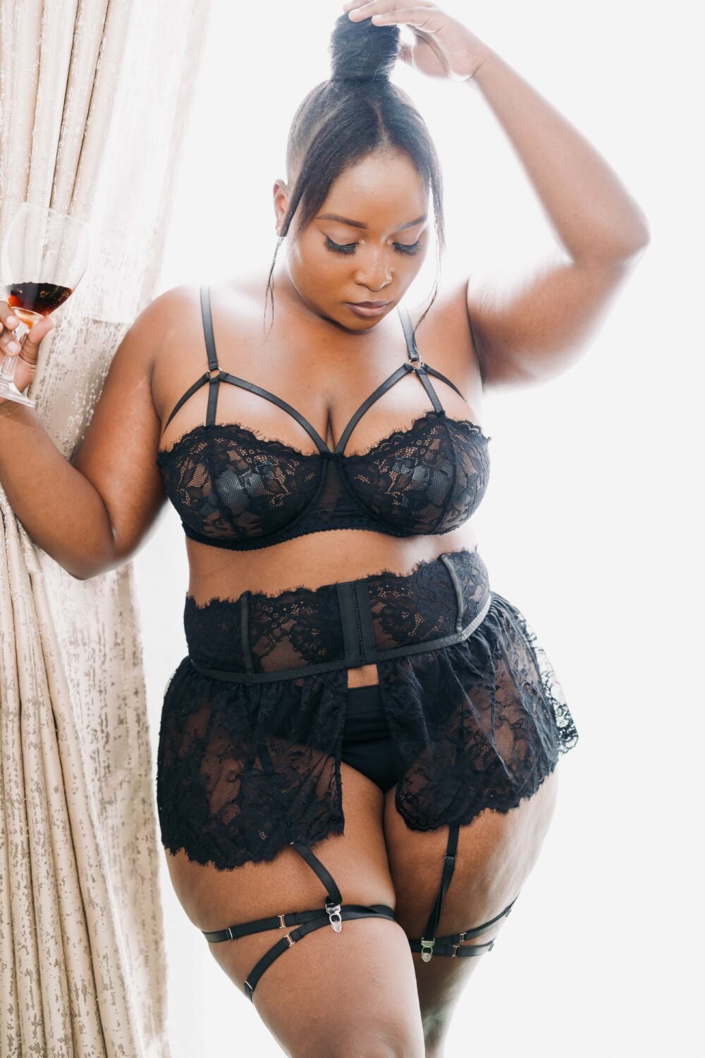 Hera garter skirt set